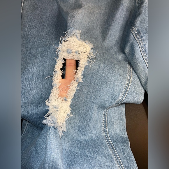 Nicki Minaj Mid Rise Cropped Women's Light Wash Blue Jeans Size 17/18 GUC - Picture 3 of 13